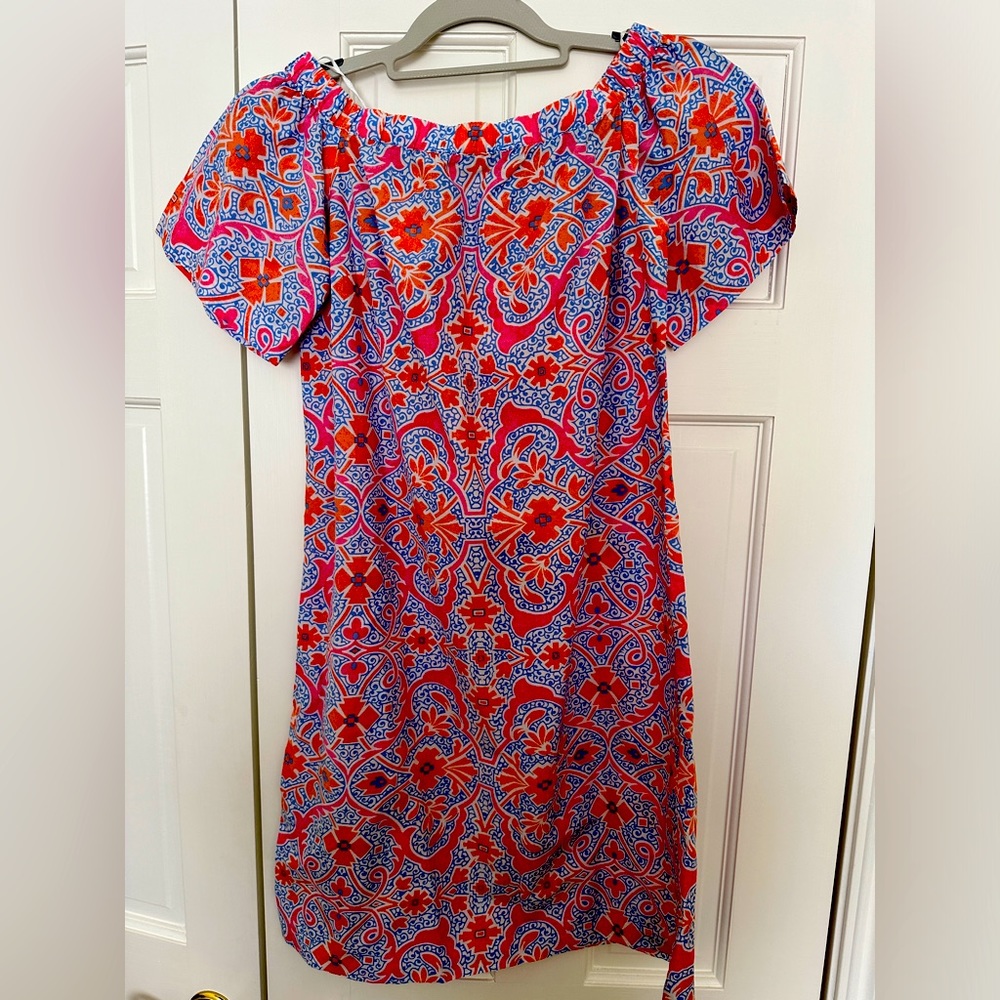 J.McLaughlin Like-New Off-the-Shoulder Dress
Step into elegance!